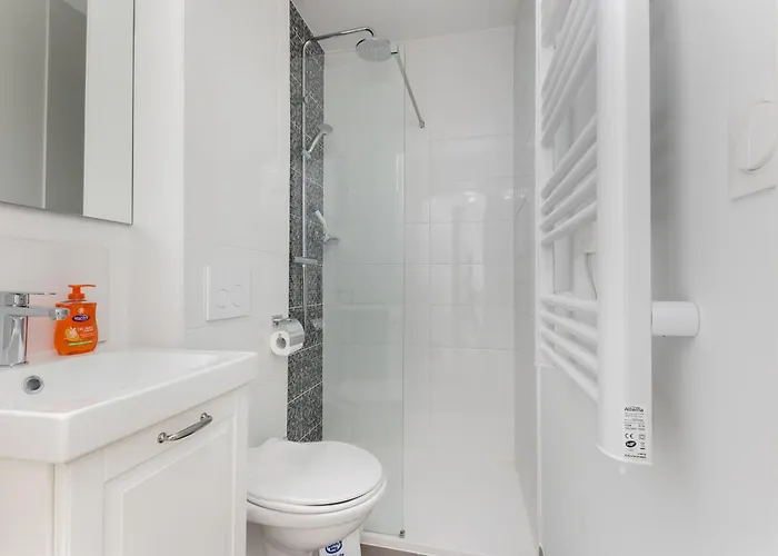 Independante La Bergere De Domremy Апартаменти Брест