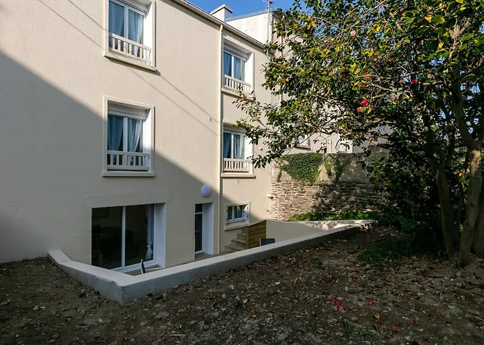 Independante La Bergere De Domremy * Брест